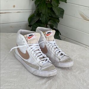 Nike Blazer Mid '77 Vintage Retro "White/Pink Oxford" sneakers. US 9